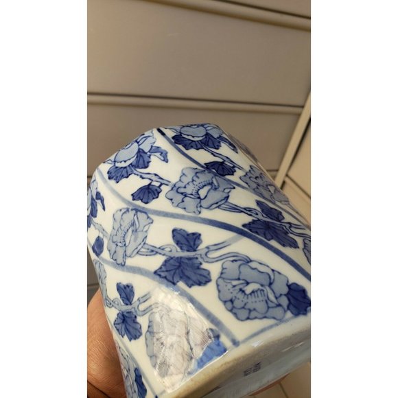 4 Jars, 8"inch Vintage Blue and White Ginger Jar Flowers Motif Spiral Form Shape - Picture 9 of 12